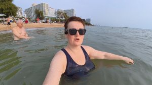 Вован устроил КОНЦЕРТ! Еле ВЫТАЩИЛА его на пляж в Паттайе! На море как на РАБОТУ! Влог