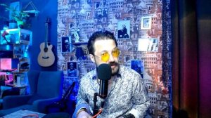 Приобнявший белочку Андрей Макаревич, написал к