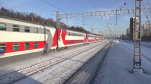 Электровоз ЭП20-058 (ТЧЭ-6) со скорым поездом "Двухэтажный состав" № 063Й Самара — Санкт-Петербург.