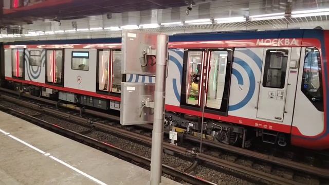 электропоезда 81-717 Номерной и 81-775.2 Москва 2024 отправляются со станции Технопарк. смотреть онлайн