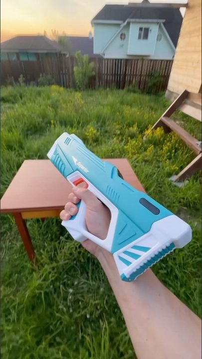 1$ vs 100$ Водяной Пистолет смотреть онлайн