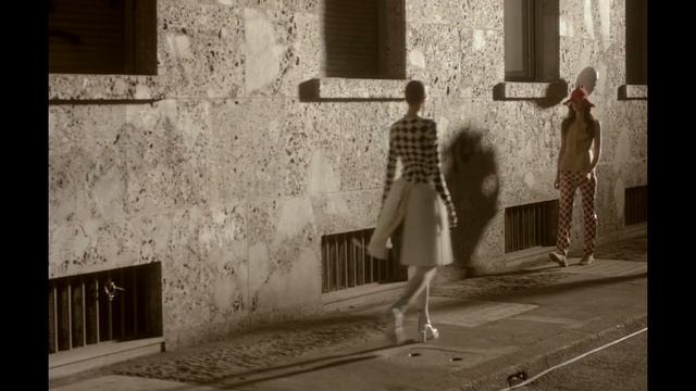 Показ коллекции MM6 Maison Margiela весна-лето 2022