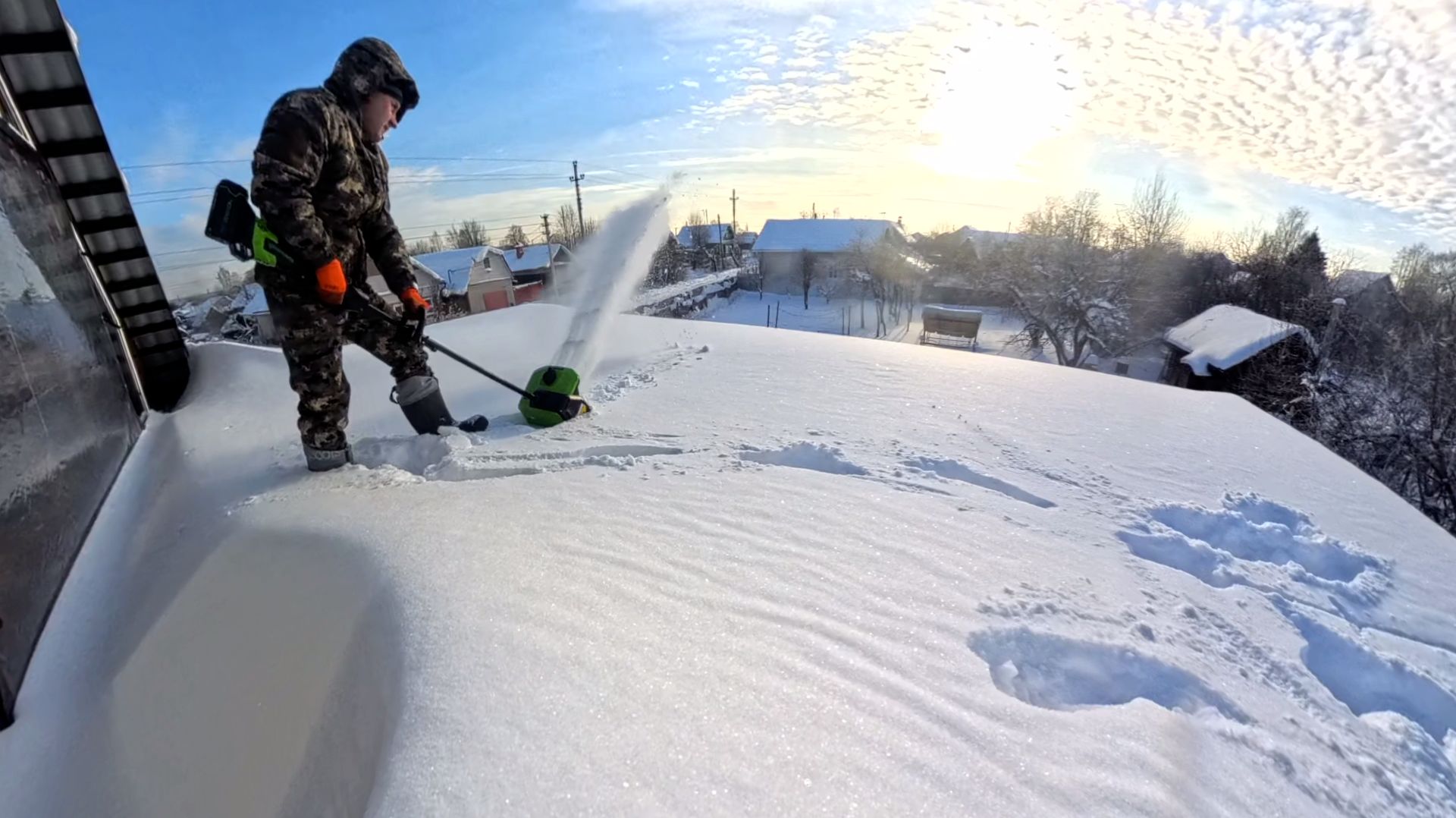 Снего уборщик-лопата GreenWorks смотреть онлайн