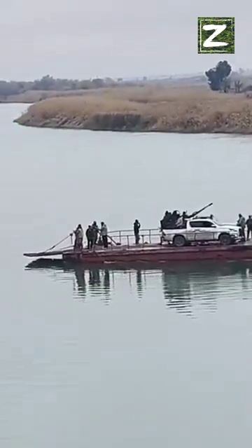 Сирийская армия и местные племена форсируют Евфрат смотреть онлайн