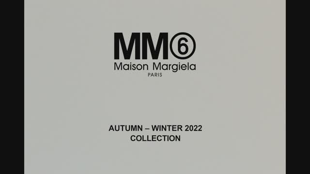 Показ коллекции MM6 Maison Margiela осень-зима 2022-2023 смотреть онлайн
