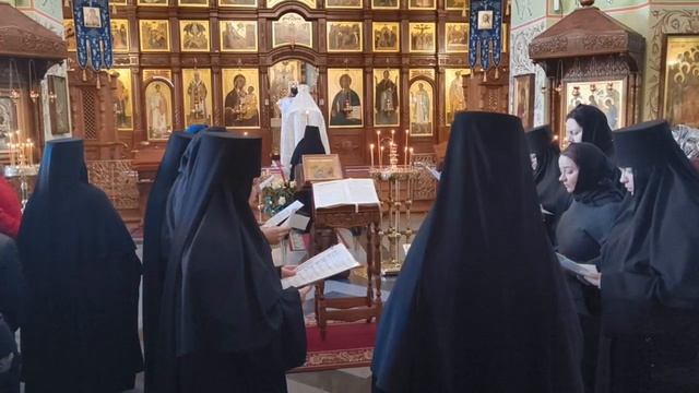 ИРМОСЫ КАНОНА КРЕЩЕНИЯ ГОСПОДНЯ: ПЕСНОПЕНИЯ КРЕЩЕНСКОГО СОЧЕЛЬНИКА В ИСПОЛНЕНИИ ХОРА МОНАСТЫРЯ смотреть онлайн