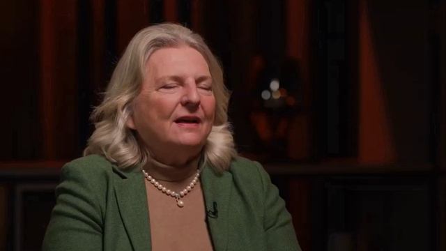 Экс-глава МИД Австрии Карин Кнайсль уже более двух лет живет в Рязанской области смотреть онлайн