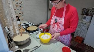 Не важно. Лёжа на диване