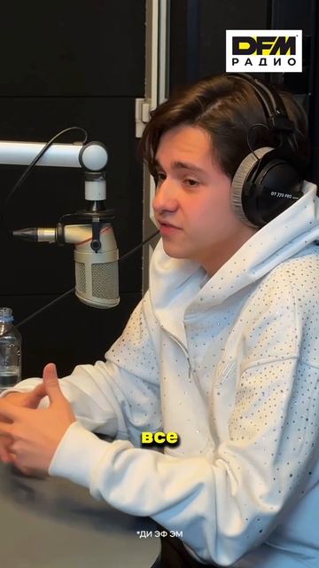 В гостях у «РАЗБУДИЛЬНИКОВ» Лёша Игазарян раскрыл секрет рождения легендарных роликов «Тупо я»! смотреть онлайн