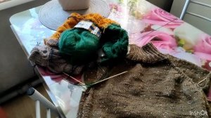 Два готовых изделия, свитерок готов.