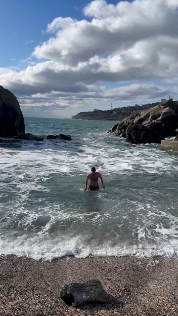 Крым сегодня 19.01.2026 Я окунулся сегодня в море, а вы? #крымсегодня #крым2026 #крещение смотреть онлайн