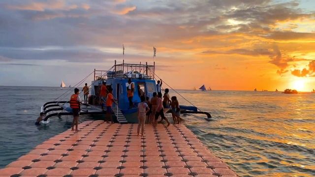 Прогулка по пляжу смотреть онлайн