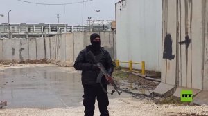 لحظة دخول قوات الجيش السوري إلى حقلي النفط في دير الزور