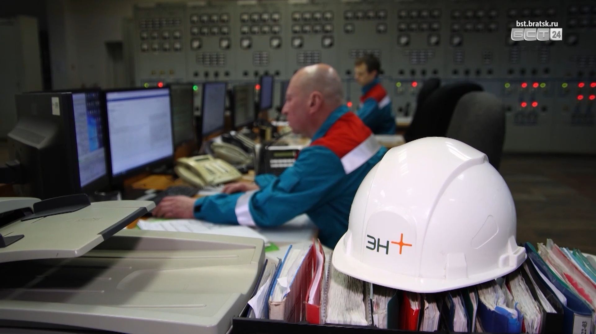 Сотрудники ТЭЦ-6 несут усиленную вахту в период экстремальных морозов смотреть онлайн