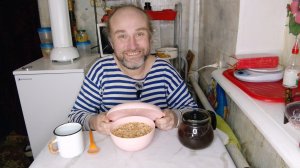 обед с Рыжулей. нашёл письмо в посылке. моё уныние. мукбанг. обжор. еда на камеру. диета. шизофрения