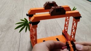 крокодил с цепями ломает набор который я собрал