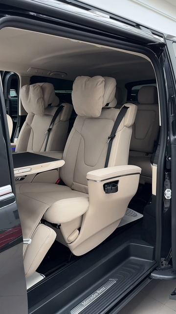 Новое поступление: Mercedes V-class Extra Long в темно-сером цвете смотреть онлайн