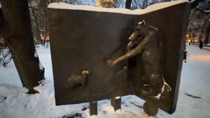 Куда сходить в Москве? Памятник басням Крылова.