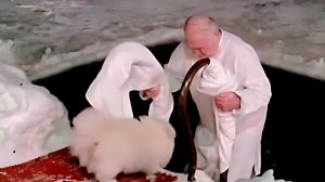 Александр Лукашенко окунулся в крещенскую иордань