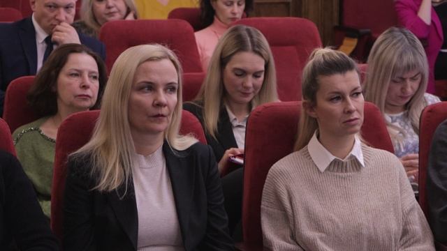 В администрации Смоленска, под председательством Главы города Александра Новикова. смотреть онлайн