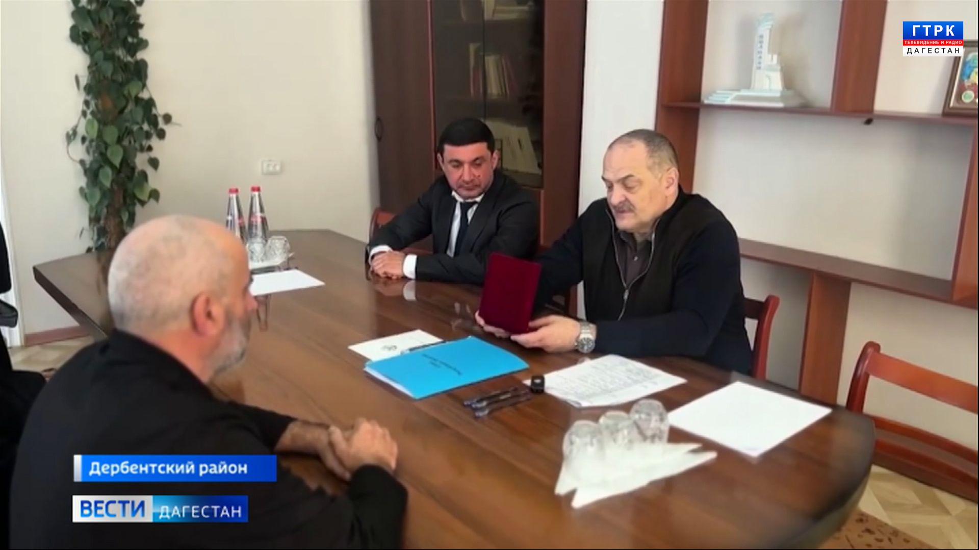 Полковник Эрик Селимов награжден медалью "За проявленное мужество" посмертно смотреть онлайн