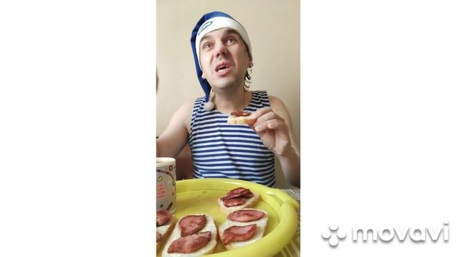 Обжор мукбанг / бутерброды с жареной колбасой на завтрак / очень вкусно смотреть онлайн