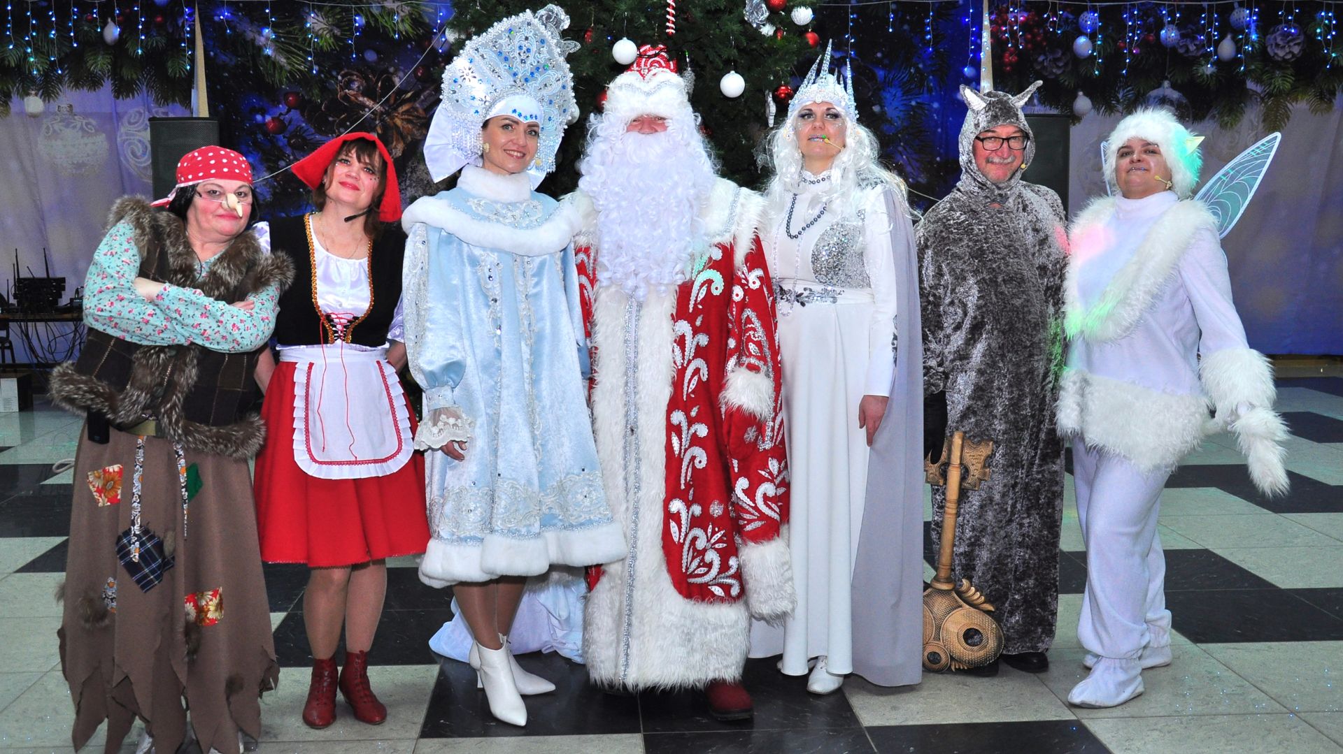 Новогоднее театрализованное представление «Новогодний переполох» смотреть онлайн