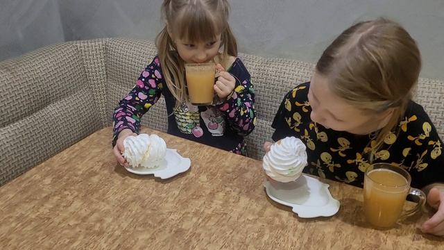 Чай со вкусняшками смотреть онлайн