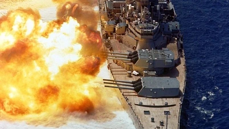 Американские конвертопланы, линкоры Трампа, боевые лазеры, комплексы ПВО и роботы Tesla. смотреть онлайн