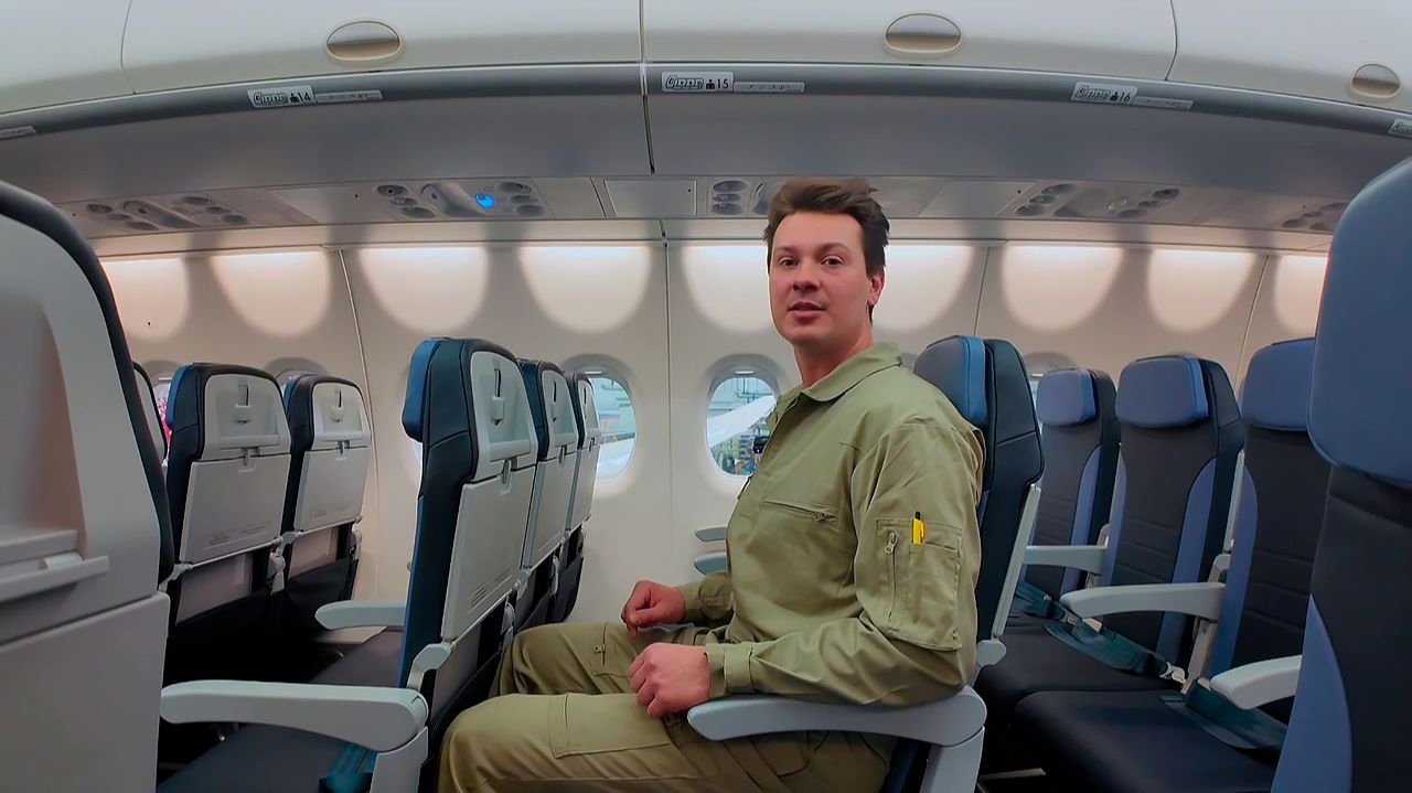 Импортозамещенный самолет Superjet 100 будет выпускаться с креслами дубненского производства смотреть онлайн