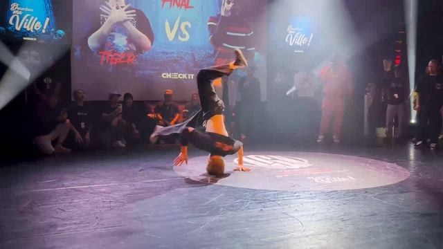 Брейк Данс | Брейкинг – ПауэрМув Твисты