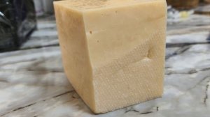 Сыр из СВЕТОФОРА  Честное Коровье, не знаю что и сказать что внутри него нашёл...