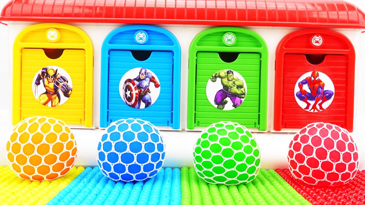 Мультики для детей. Яркие мячики у гаражей супергероев. Мультики для малышей смотреть онлайн. смотреть онлайн