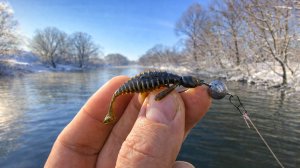 Эта ПРИМАНКА КОСИТ хищника ЗИМОЙ! Рыбалка С ЛОДКИ в МОРОЗ!