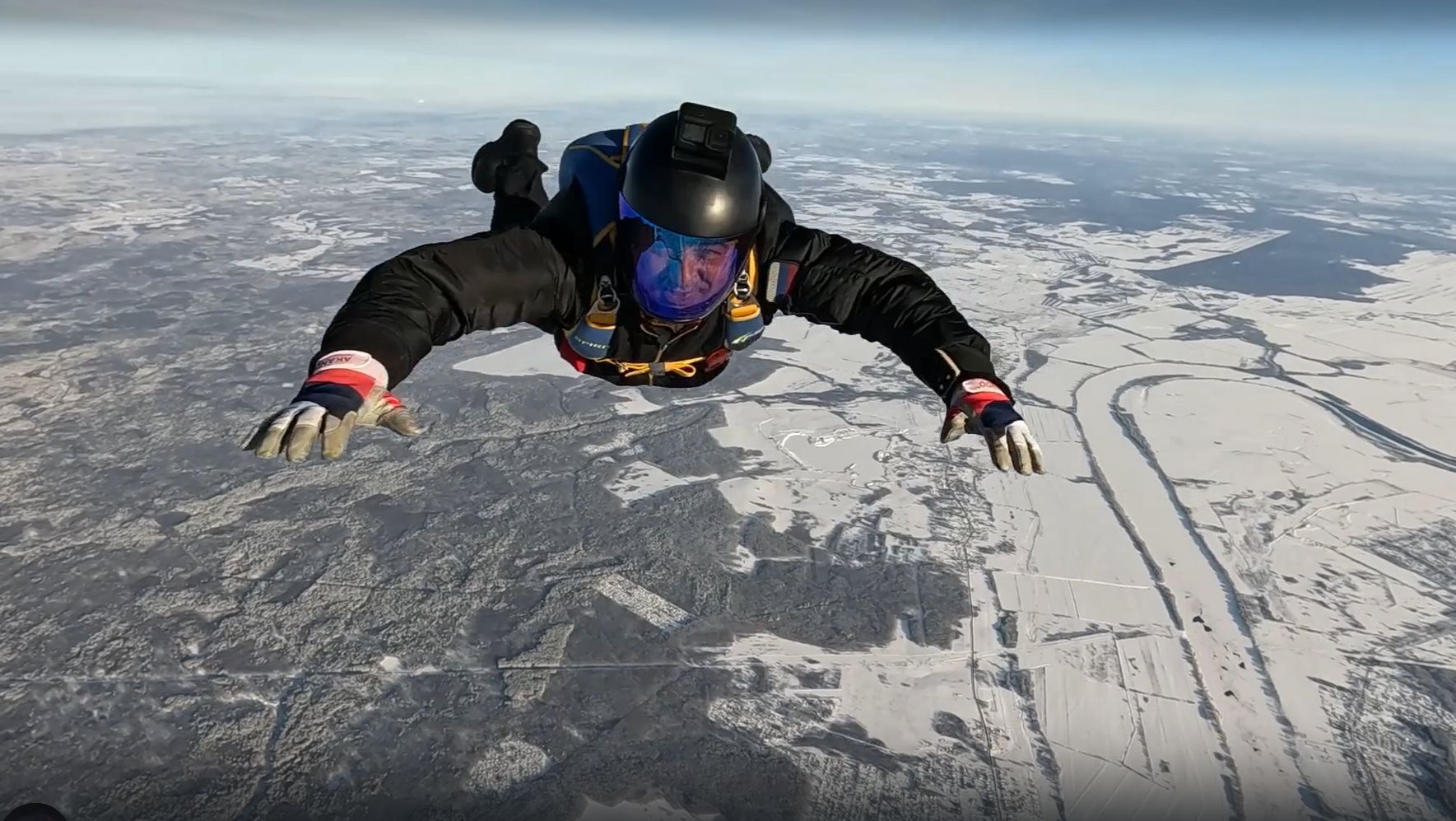 НАШИ ПЕРВЫЕ ПРЫЖКИ🪂 В 2026г АЭРОГРАД-КОЛОМНА 17.01.2026 🌞СУГРОБЫ, НО ПОГОДА БОМБА 💣 смотреть онлайн