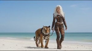 Барби с тигром