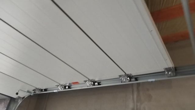 Секционные гаражные ворота Алютех смотреть онлайн