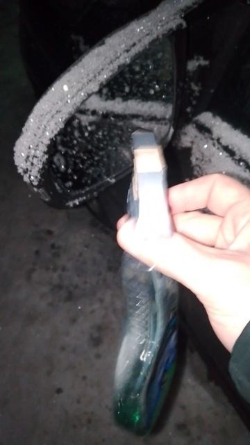 Старый размораживатель стекол решил использовать не по назначению смотреть онлайн