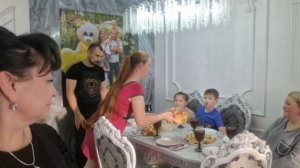 Едем в гости к детям. Отмечаем день рождения. Развлекаемся как в детстве.