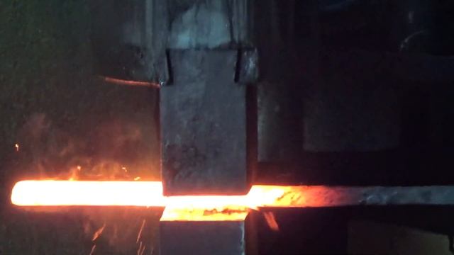 102 Практичный клинок из цепи бензопилы смотреть онлайн