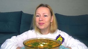 Мукбанг су щи с кислой капустой, зеленью и сметаной. Еда вкуснота!