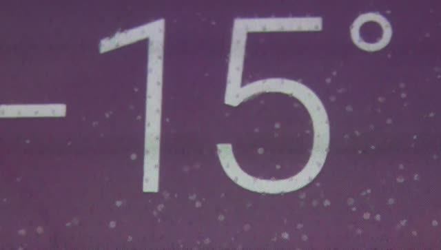 ХОЛОДНО, Надо натопить печь и поесть ПОДПИШИСЬ смотреть онлайн