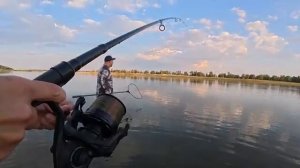 ВОТ ЭТО РЫБАЛКА! ЗАБРАЛИСЬ НА ОСТРОВ С ЖЕНАМИ! Рыбалка в Астрахани 2025