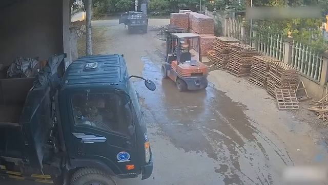 Самые Нелепые Ошибки Рабочих, Снятые на Камеру. Видео из интернета. смотреть онлайн