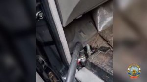 В Дагестане полицейские пресекли доставку в регион под днищем иномарки 600 л нелегального спирта