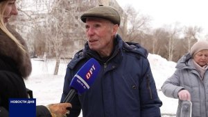 ВЕРУЮЩИЕ ОРЕНБУРЖЬЯ НАБИРАЮТ В ХРАМАХ СВЯТУЮ ВОДУ