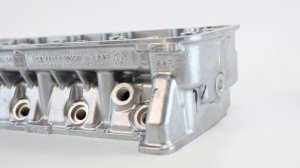 Головка блока цилиндров без шпилек (Н/О,с доп.отв.под датчик фаз)ВАЗ-21214-2123 Lada Код: 5241