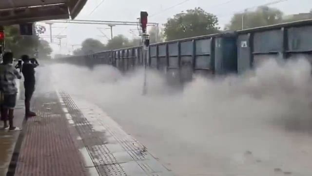 Невероятные Случаи с Поездами, Снятые на Камеру. Видео из интернета. смотреть онлайн