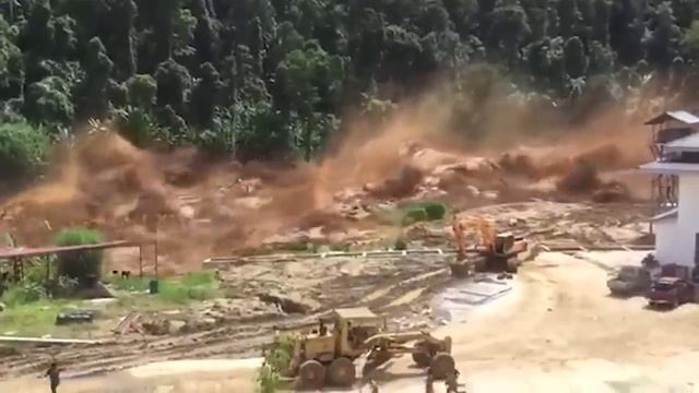 Самые Мощные Прорывы Дамб, Снятые на Камеру. Видео из интернета. смотреть онлайн