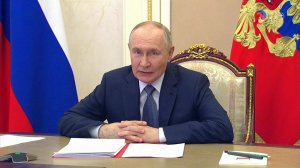 Президент провел оперативное совещание с постоянными участниками Совета безопасности РФ.